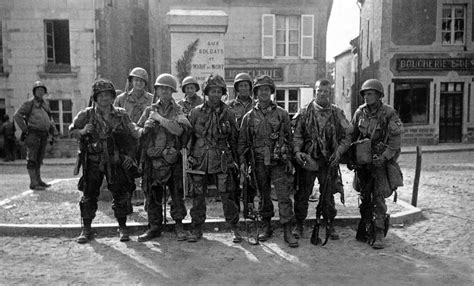 Paratroopers of Easy Company, 506th PIR, "Band of Brothers", in the ...