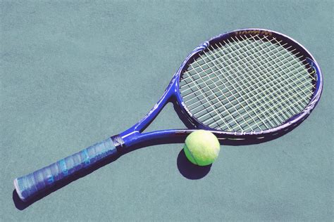 Best Lawn Tennis Rackets in India, Review & Buying Guides | HotDeals360