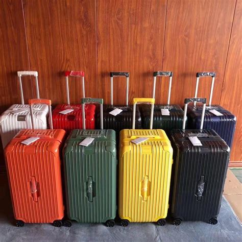 Rimowa Essential Trunk Polycarbonate (Sports) 89L, Travel, Travel ...