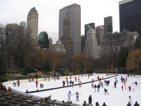 Central Park Ice Skating | Bogdan Migulski | Flickr