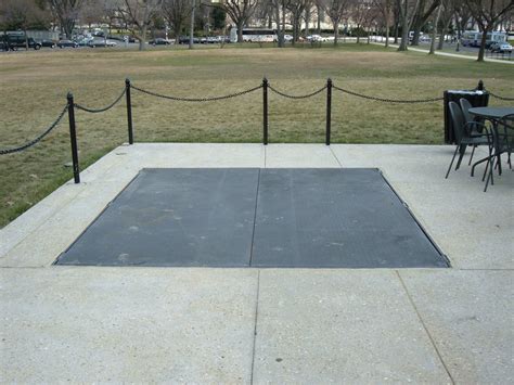 Sidewalk Lifts – Essex Rise