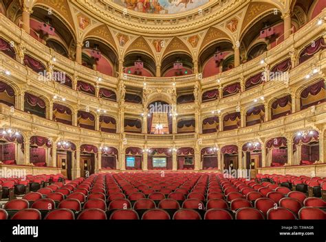 Interior hungarian state opera house hi-res stock photography and images - Alamy