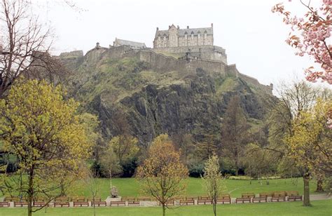 50 Photos of Edinburgh Castle in Scotland, Beautiful Scenery from the ...