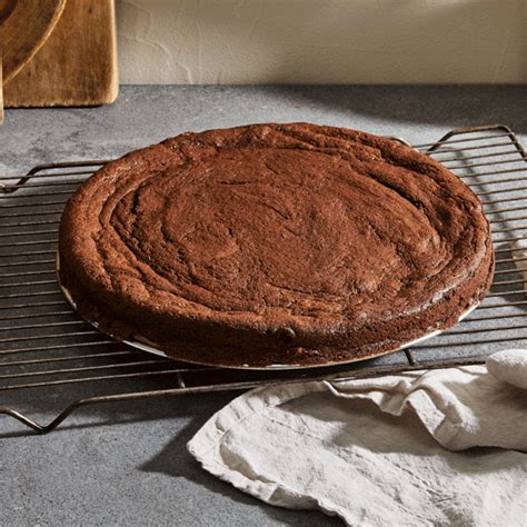 This One Surprising Step Makes Better, Fudgier Chocolate Cake Cheesecake Cupcakes, Flourless ...