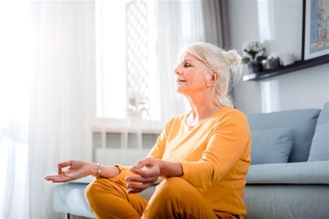 6 Mindfulness Activities for Senior Wellness