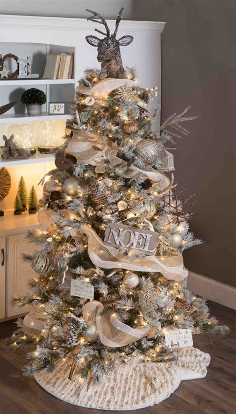 25 Cozy Rustic Christmas Tree Decor Ideas - DigsDigs