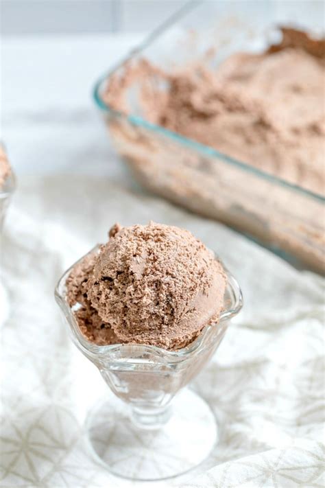 Keto Chocolate Ice Cream - Eays No Churn Recipe