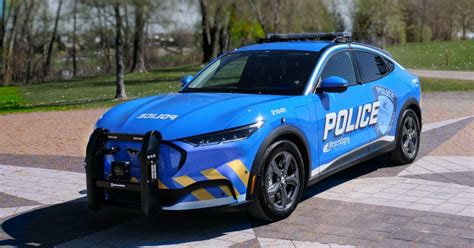 Quebec introduces first all-electric police cars in Repentigny (PHOTOS ...