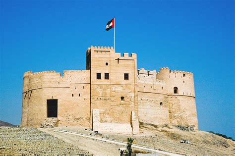 File:Al Bithnah Fort, Fujairah, UAE.jpg - Wikimedia Commons