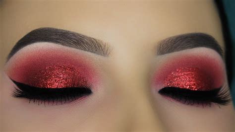 Red Glitter Smokey Eye Tutorial | Glitter eye makeup, Red eye makeup, Halloween eye makeup