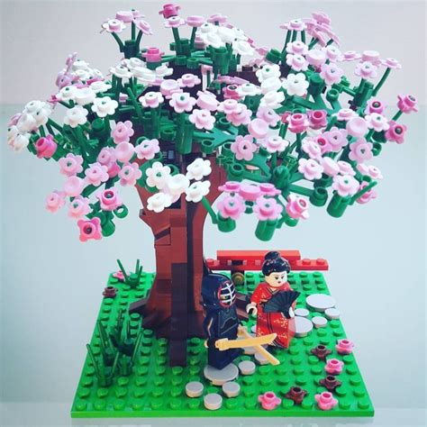 SAKURA TREE LEGO Minifigues