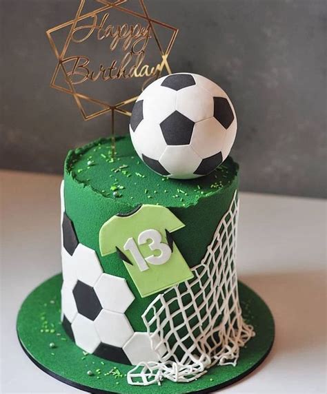 Football ⚽️ 🥅 Theme Cake . Cake 🎂 By @olyalyacakes 😍😍 ...