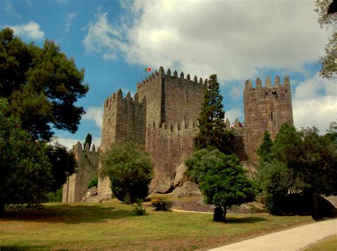 Guimarães Castle – Portugal – World for Travel