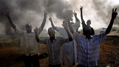 Sudan crisis: Return of the feared Janjaweed - BBC News