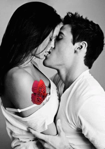 поцелуй Kiss GIF - Поцелуй Kiss Butterfly - Discover & Share GIFs Couple Photos, Romantic Hugs ...