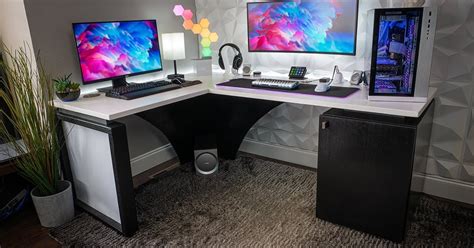 Gamers, This Is The Best L-Shaped Gaming Desk For You - MobyGeek.com