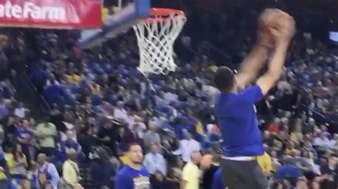 Steph Curry rose up for a two-handed 360 dunk ahead of Warriors-Spurs ...