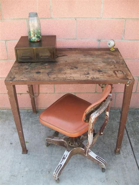 VINTAGE INDUSTRIAL METAL DESK Industrial Metal Desk, Urban Industrial Decor, Metal Desks ...