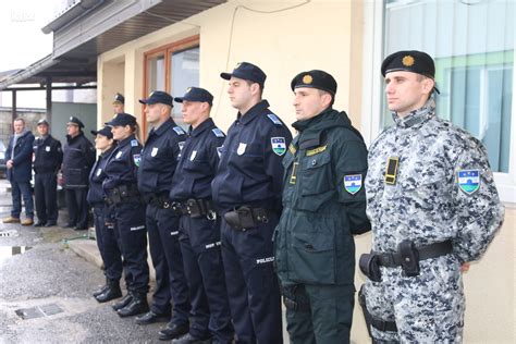 Police officers from Bosnia and Herzegovinas Una-Sana Canton Police ...