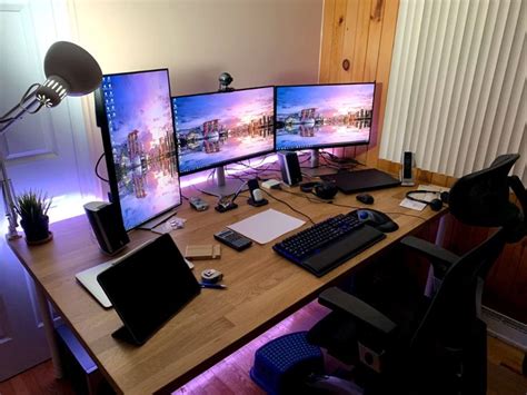 Triple monitor desk setup | Desk setup, Computer desk setup, Gaming ...