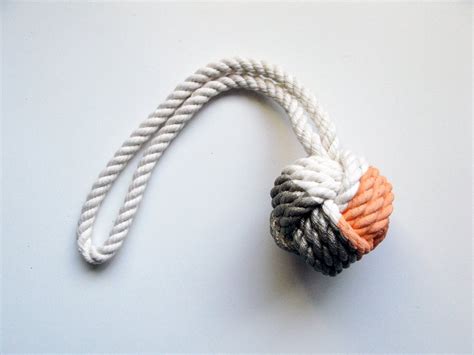 Monkey Fist Knot Weapon / How To Make A Monkey Fist Knot For Survival ...