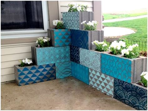 10 Awesome Ideas to Design a Cinder Block Garden