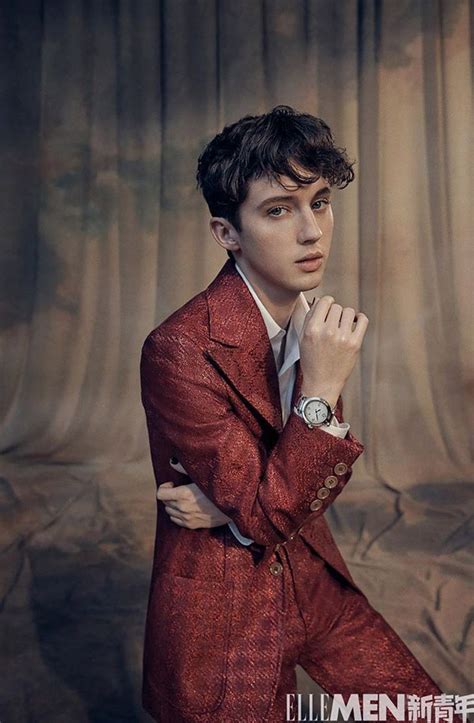 Troye Sivan is the Cover Star of Elle Men Fresh Anniversary Issue in 2021 | Troye sivan, Troye ...