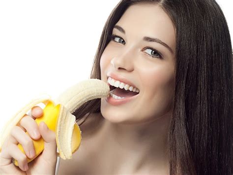 Can You Eat Banana at Night? | New Health Advisor