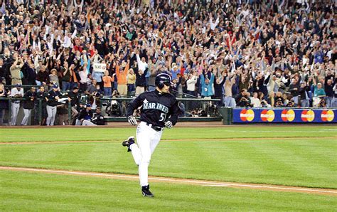 Ichiro Suzuki - MLB: Ichiro Suzuki's Quest for 3,000 Hits - ESPN