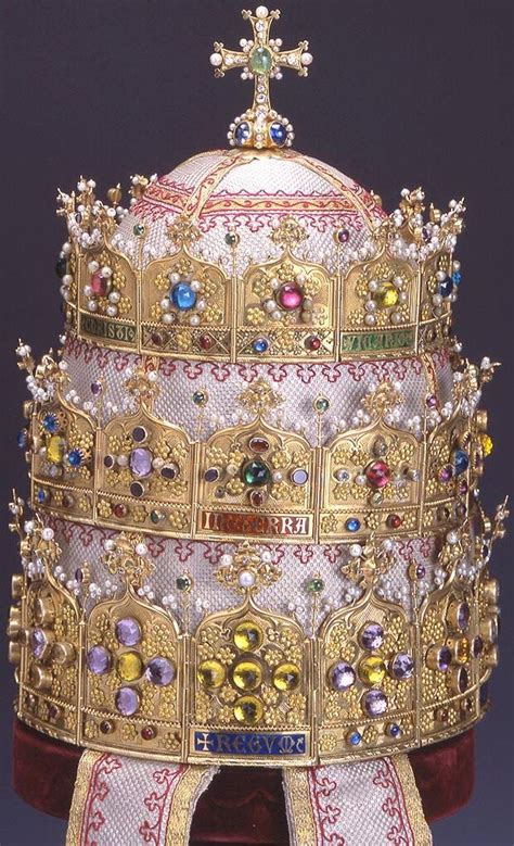 Tiara of Pope Pius IX. | Church jewelry, Royal crown jewels, Crown jewels