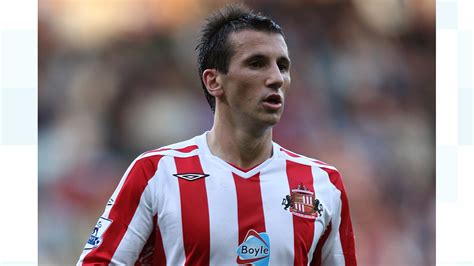 Former Sunderland midfielder Liam Miller in cancer fight | ITV News ...