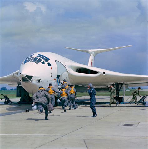 HANDLEY PAGE VICTOR BOMBER | Recovery Curios