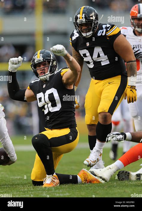 T j watt steelers hi-res stock photography and images - Alamy