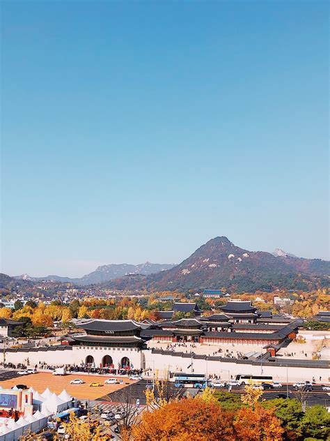 Gyeongbokgung autumn. | Robert Koehler Travel Photography