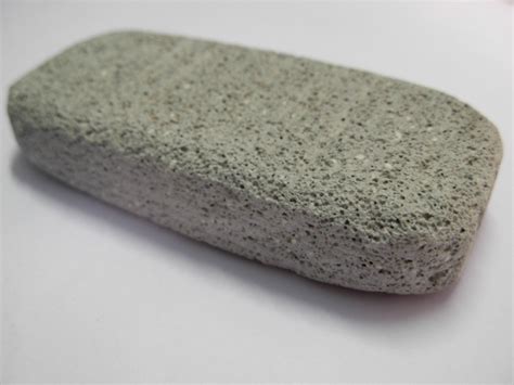 File:Pumice Stone.jpg - Wikimedia Commons