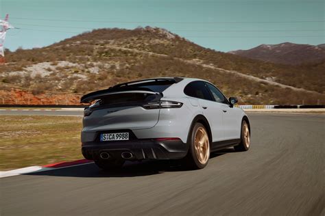 2022 Porsche Cayenne Turbo GT Now Official, Brings 631 HP of "Coupe" Exclusivity - autoevolution