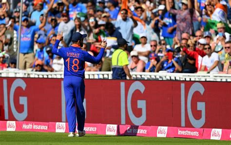 Virat Kohli has a fun time with the crowd | ESPNcricinfo.com