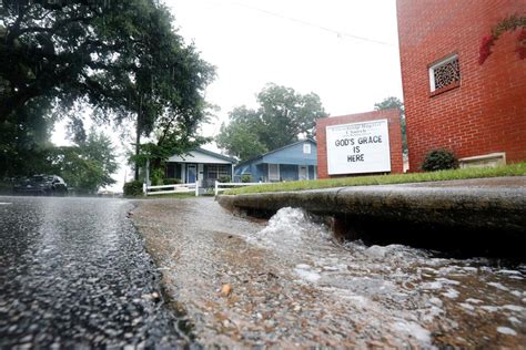 West, windy weekend, some flooding in store for Savannah area