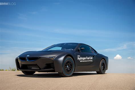 See the BMW i8 hydrogen fuel cell in action