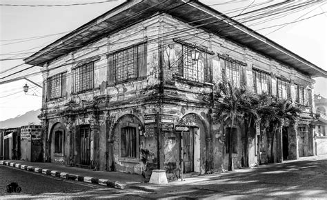 Cornered One of the Spanish Era houses in Vigan, Ilocos Norte | Ilocos norte, Vigan, Ilocos