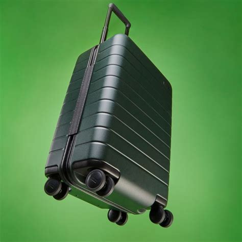 13 Best Rolling Luggage 2023 - Jordan Concords