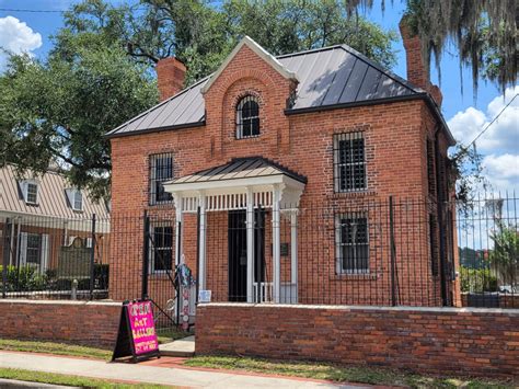 Old Liberty County Jail - Atlas Obscura