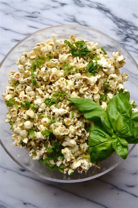 Garlic Knot Popcorn (Garlic Parmesan & Herb Popcorn) | Popcorn garlic ...