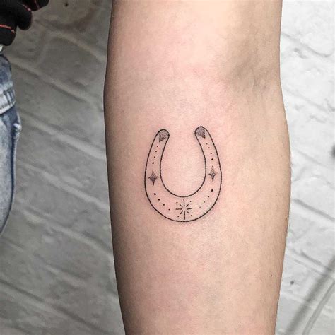 Minimal horseshoe tattoo Ʊ - Tattoogrid.net