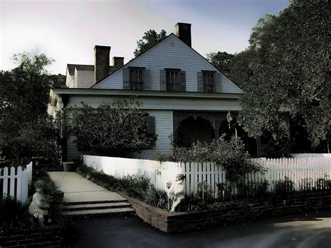 Hallows Outpost: Myrtles Plantation Ghosts