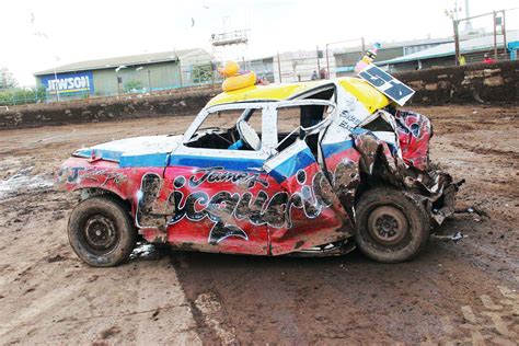 Stock car racing at King's Lynn served up exciting drives and crashes ...