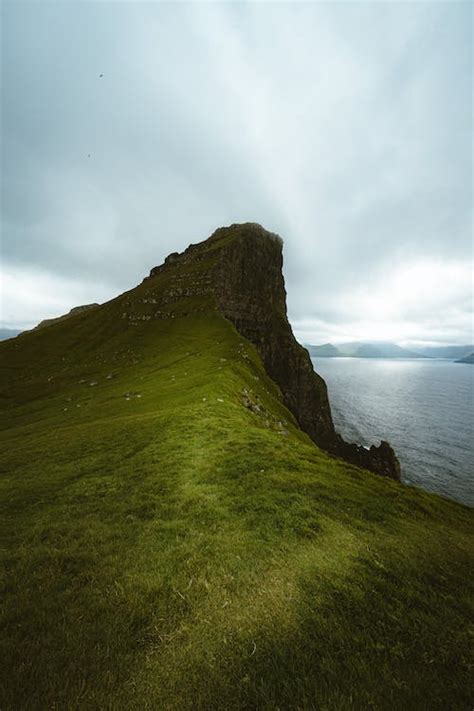 Cliff of Kalsoy Island · Free Stock Photo