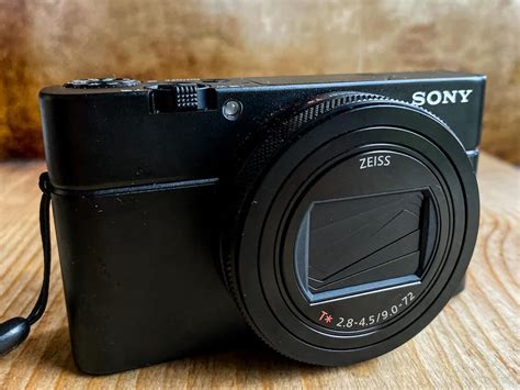 Sony RX100 VII Review | Powerful Compact Camera