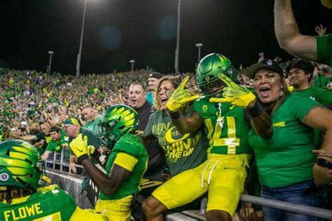 Bo Nix, Bucky Irving run No. 13 Oregon Ducks past Stanford: Game at a ...