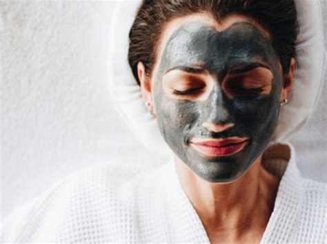 Top 5 Benefits of Charcoal Face Mask | Organic Facts